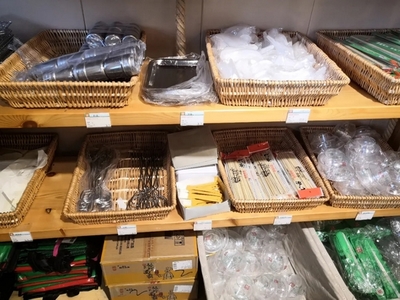 產(chǎn)品標(biāo)簽錯(cuò)漏、旗下多家代工廠曾抽檢不合格,門店七千家的鍋圈食匯還能火多久?